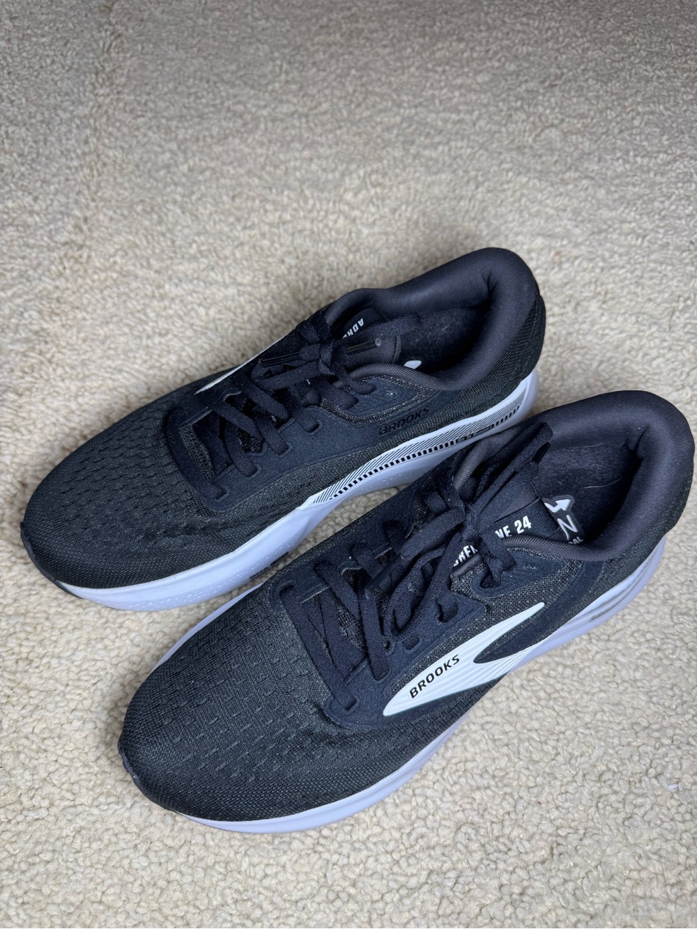 Brooks Women’s Adrenaline GTS 24 Supportive Running Shoe Size 7